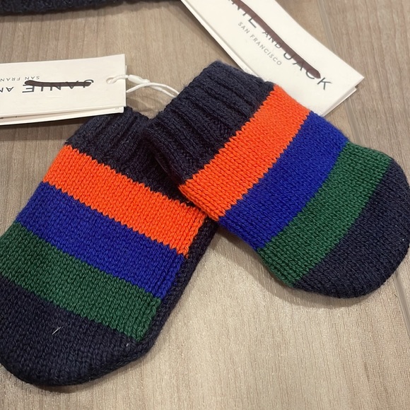 NWT Janie and Jack Beanie and Mitten Set - Picture 4 of 5